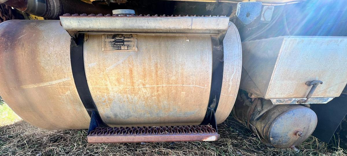 Used 1977 MACK RS767LST