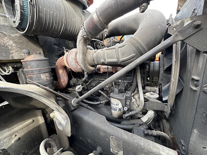 Used 2005 MACK CV713