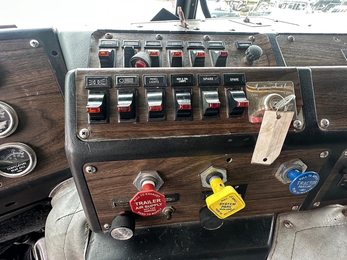 Used 1984 KENWORTH K100 AeroDyne