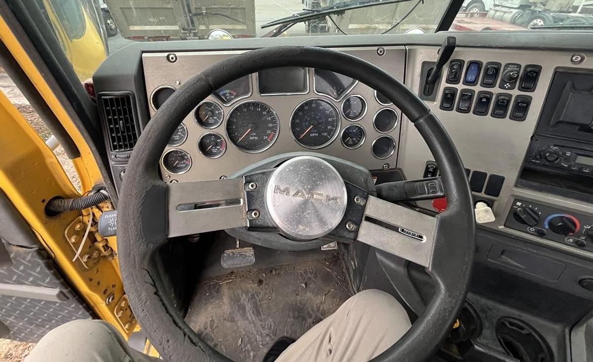 Used 2009 MACK CXU 613