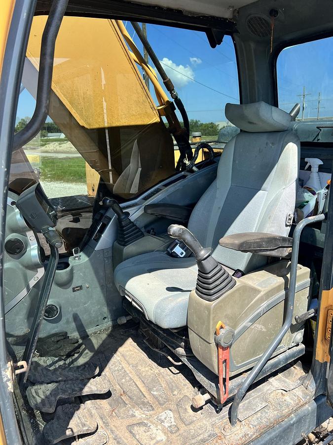 Used 2016 HYUNDAI ROBEX290LC-9