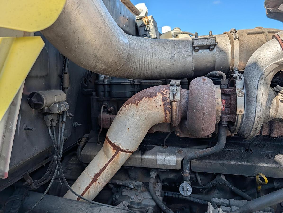 Used 2003 MACK RD688S