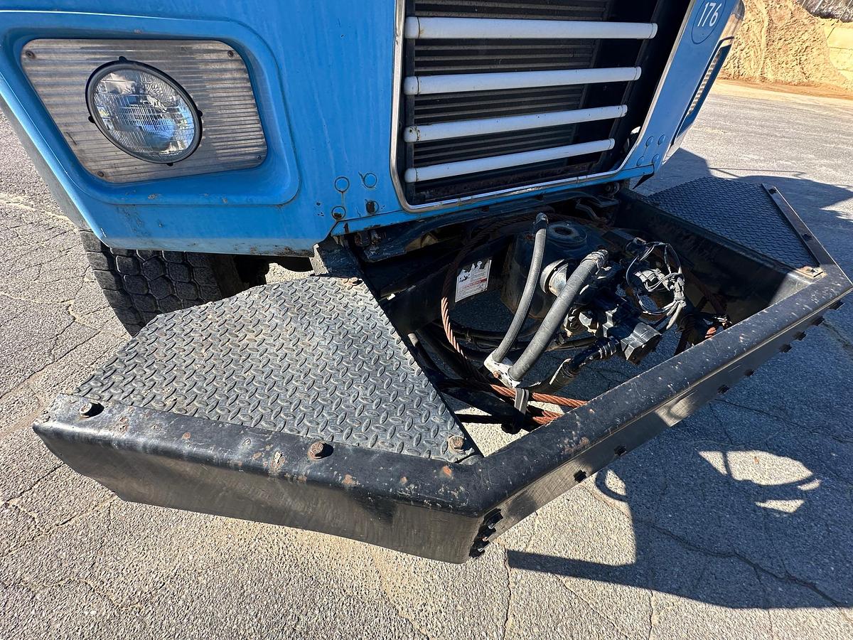 Used 2003 MACK DM690S