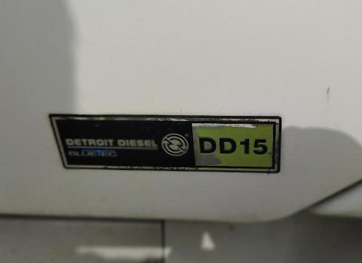 Used 2012 FREIGHTLINER Cascadia