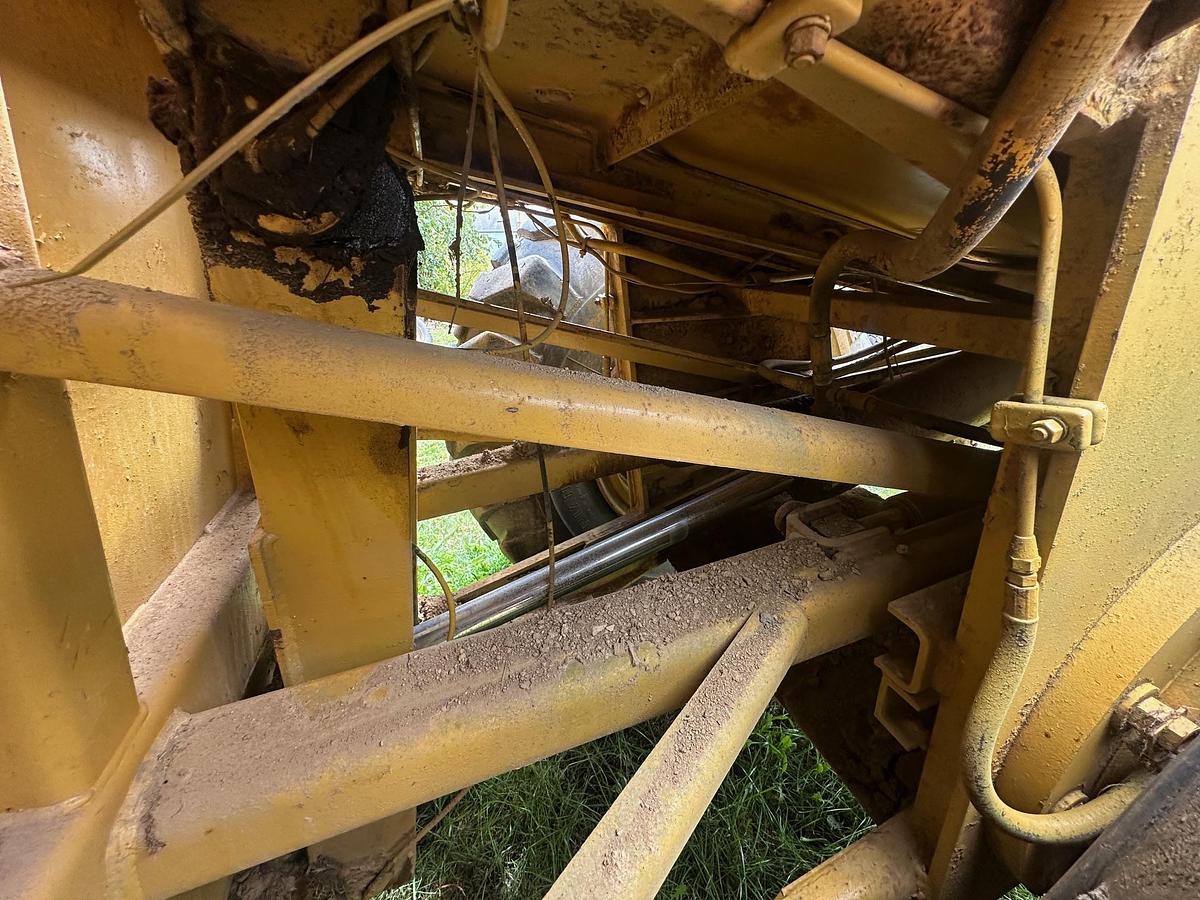 Used 1984 JOHN DEERE 762