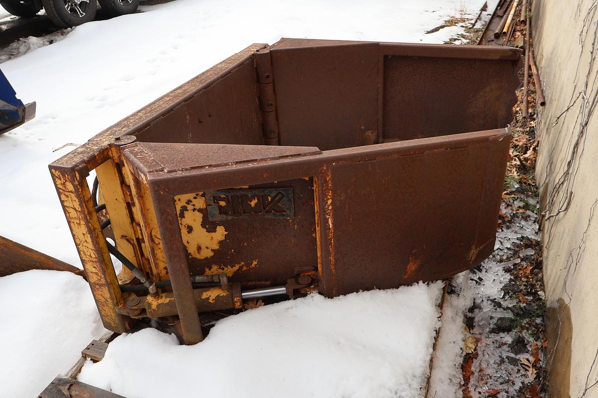 Used 2000 DEERE 244H