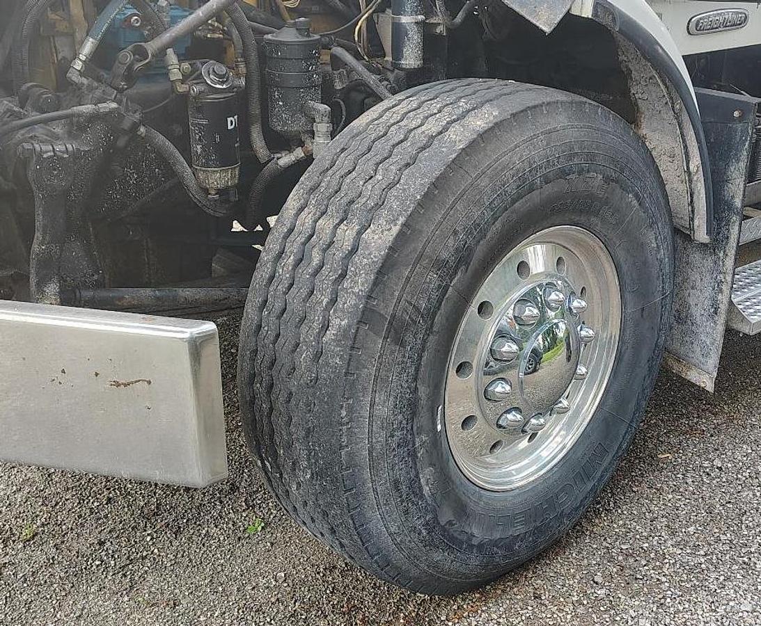 Used 1999 FREIGHTLINER 5-Axle