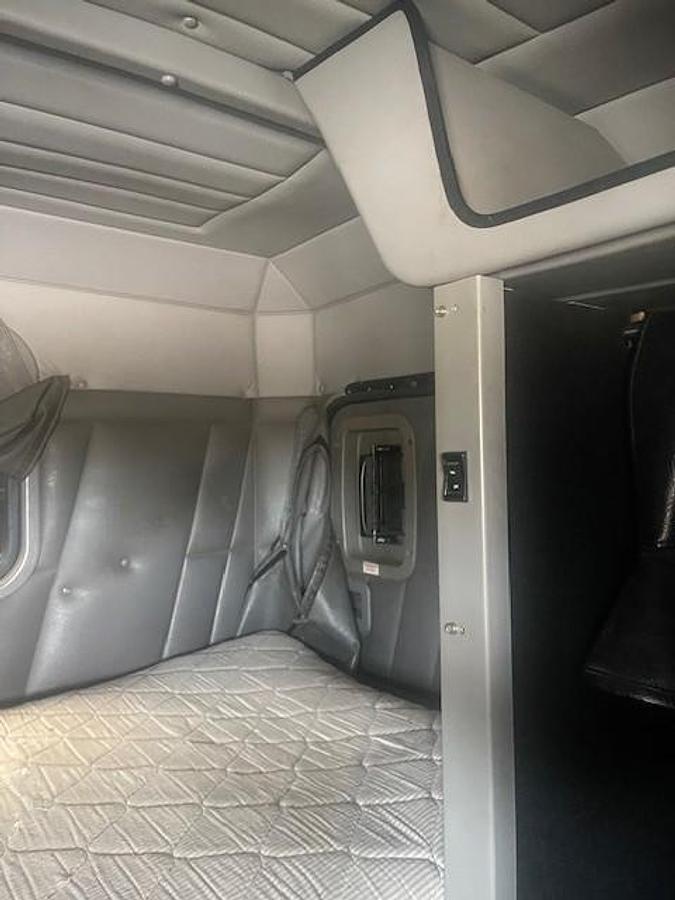 Used 2006 PETERBILT 379