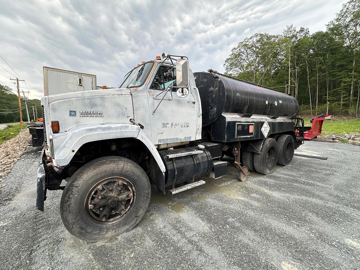 Used 1988 WHITE/GMC Brigadier Oil Distributor