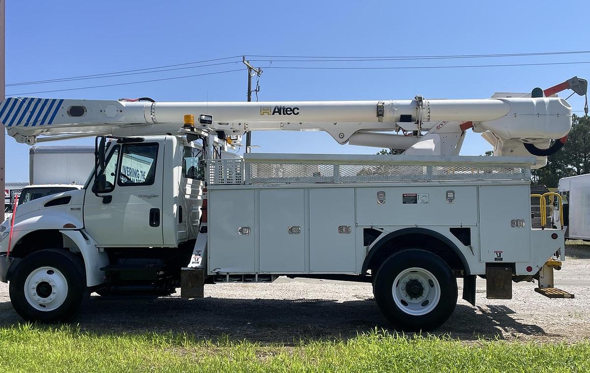 Used 2013 INTERNATIONAL 4300 Utility Bucket