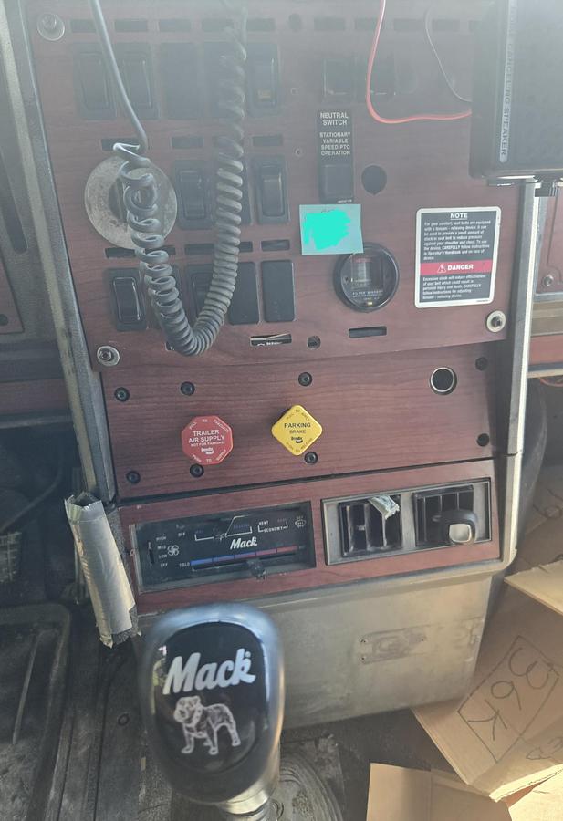 Used 1999 MACK CH 613