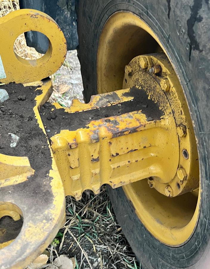 Used 2016 CATERPILLAR 907M