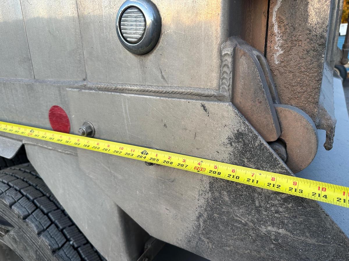 Used 2019 PETERBILT 389L