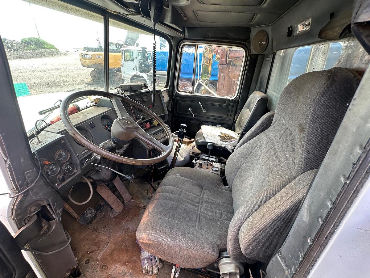 Used 1990 MACK RB688S