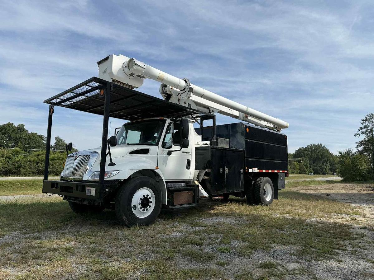 Used 2011 INTERNATIONAL 4300 Chipper Dump