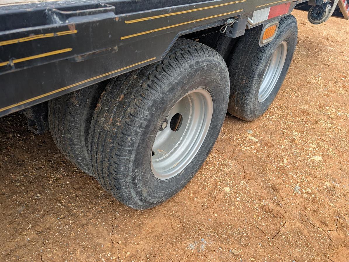 Used 2023 EAGLE 26 foot Gooseneck