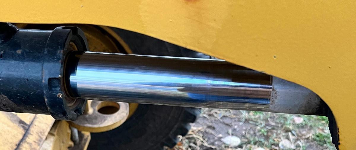 Used 2016 CATERPILLAR 907M