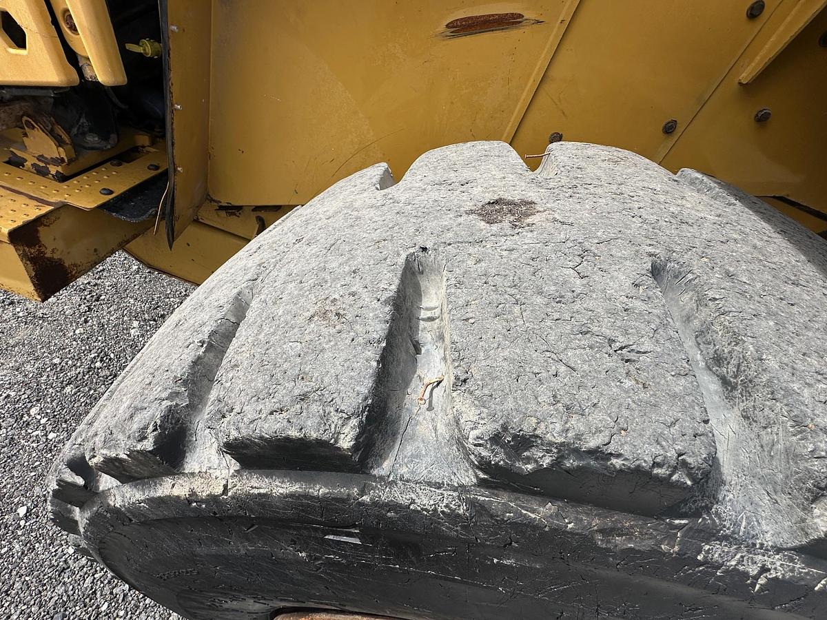 Used 2013 CATERPILLAR 962K