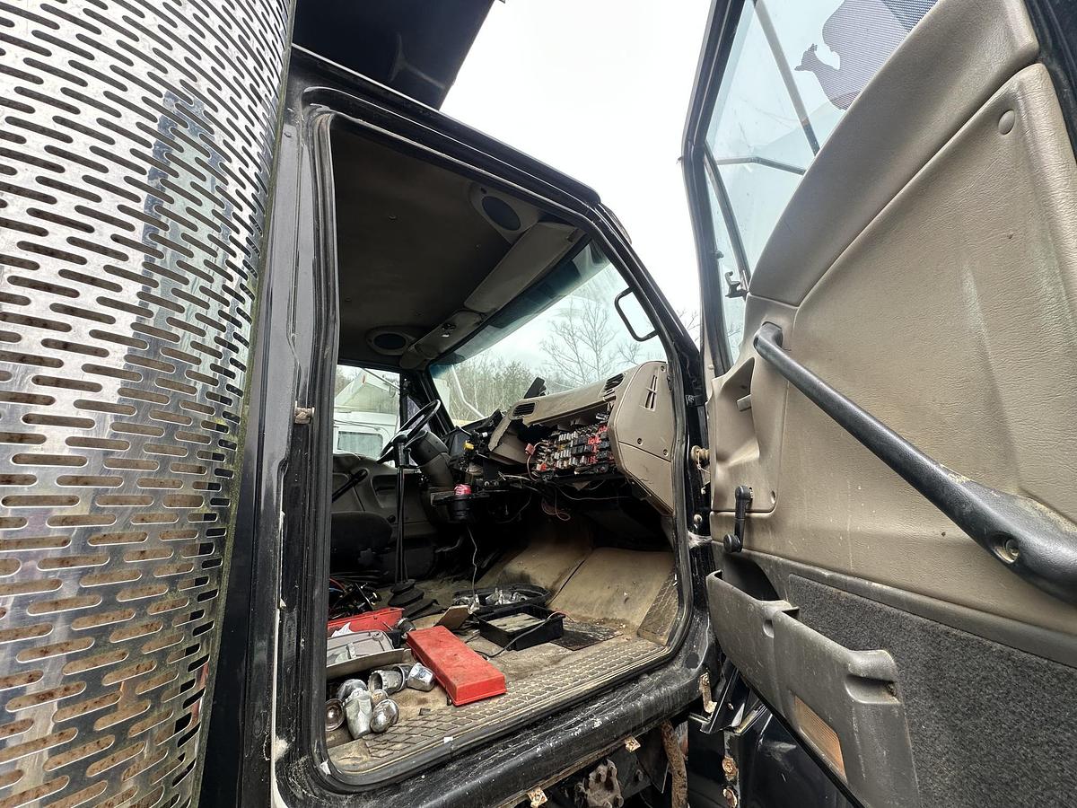 Used 2006 STERLING L9500