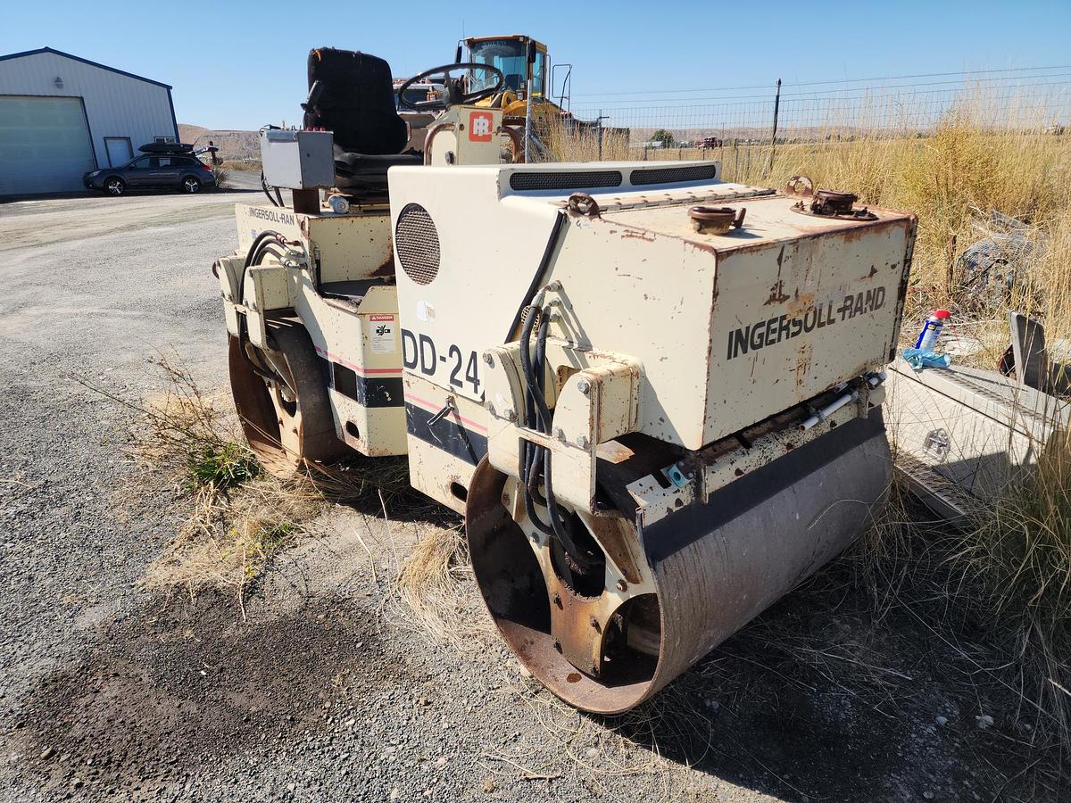 Used 2001 INGERSOLL-RAND DD-24 Vibratory Roller