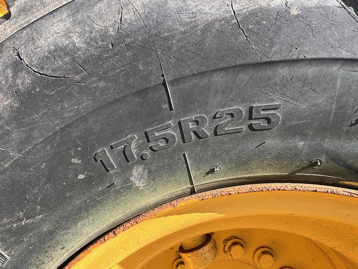 Used 1994 DEERE 444E