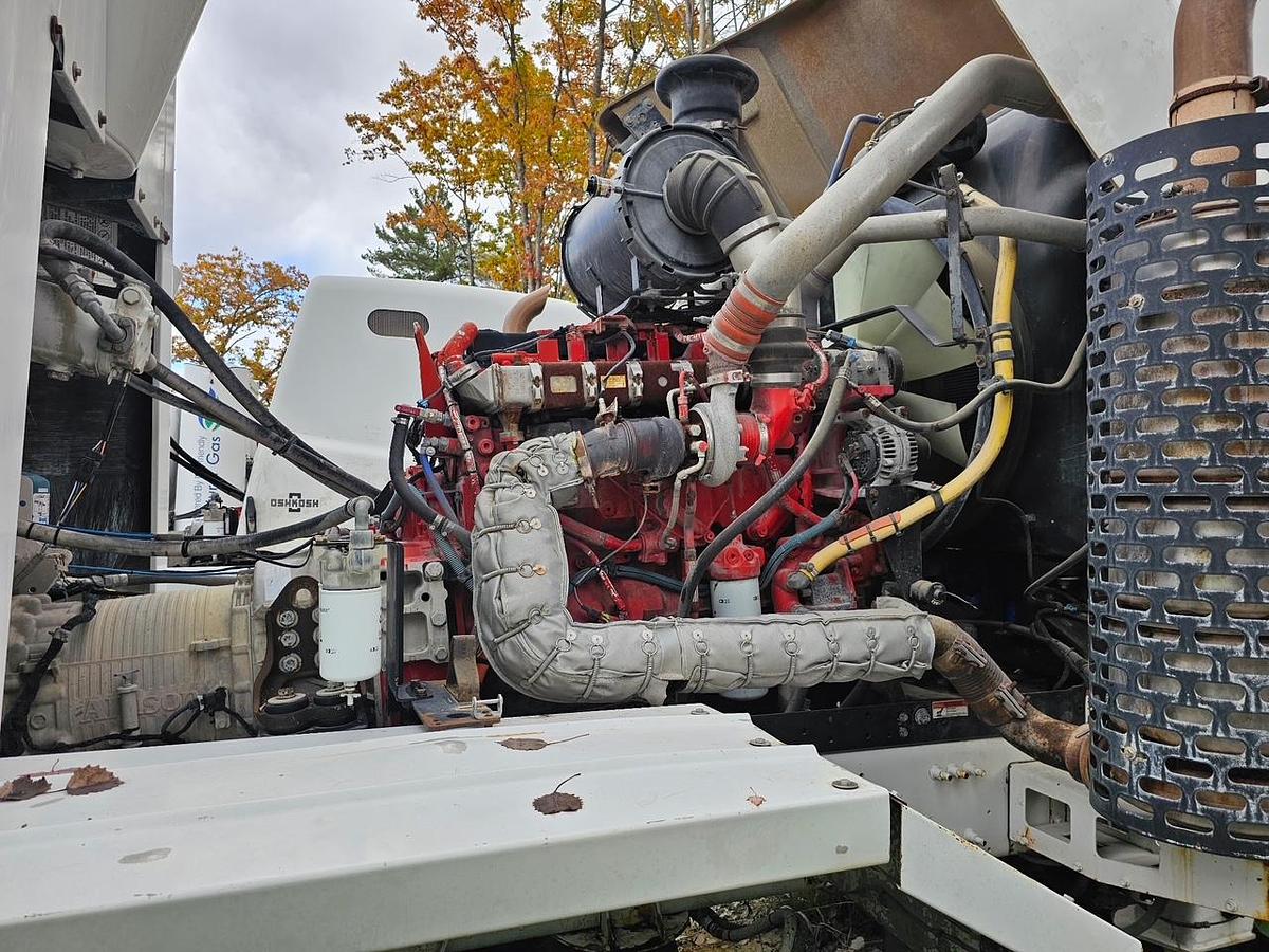 Used 2015 OSHKOSH S2146