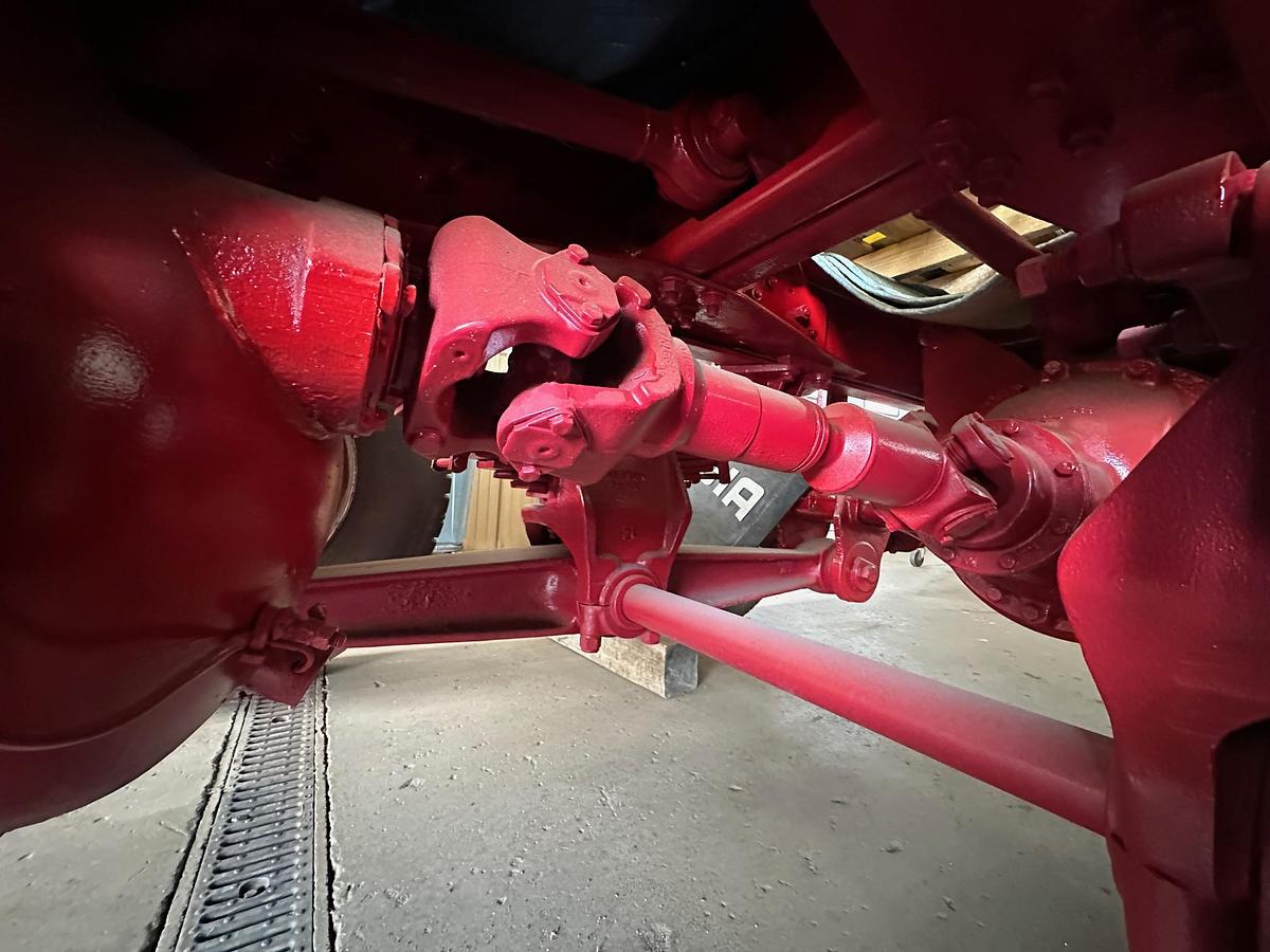 Used 1997 AUTOCAR DK6 Tilt Nose