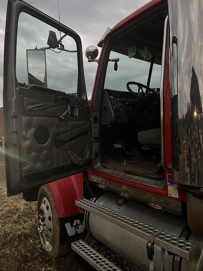 Used 2000 WESTERN STAR 4900