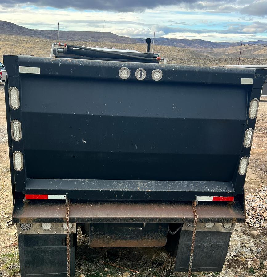 Used 2016 PETERBILT 348