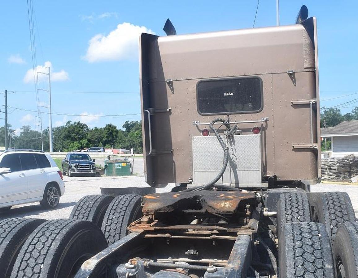 Used 2016 PETERBILT 386