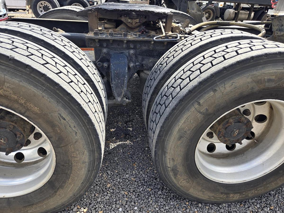 Used 2009 FREIGHTLINER Columbia