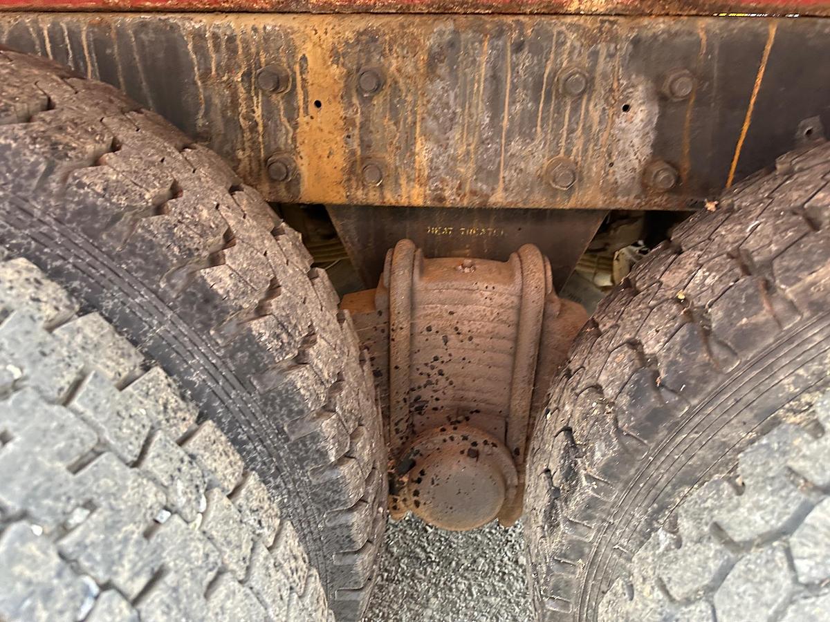 Used 2005 MACK Granite CV713