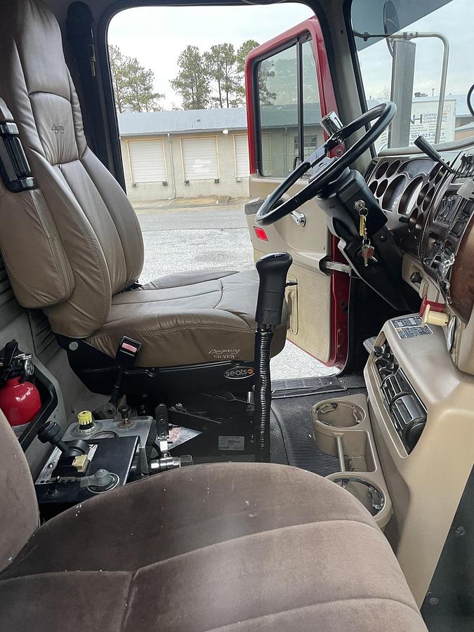 Used 2001 MACK CHU613