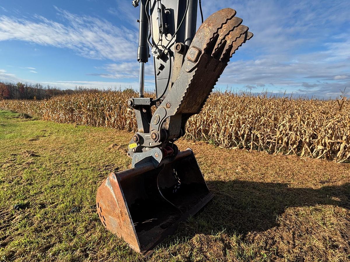 Used 2019 VOLVO EC220EL