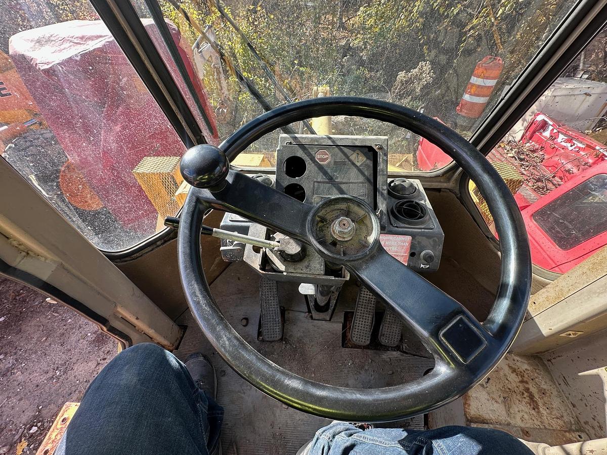 Used 1992 DEERE 444E