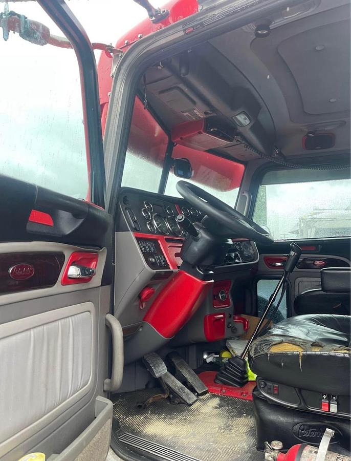 Used 2014 PETERBILT 389 L