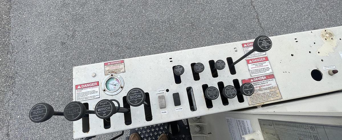 Used 2008 NATIONAL 900A