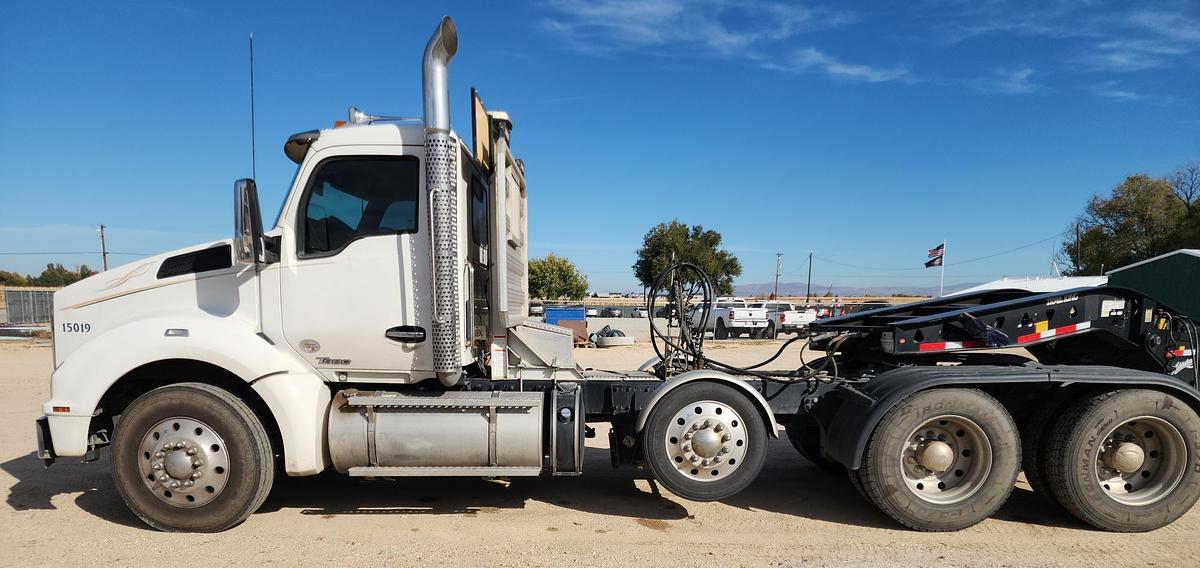 Used 2021 KENWORTH T880