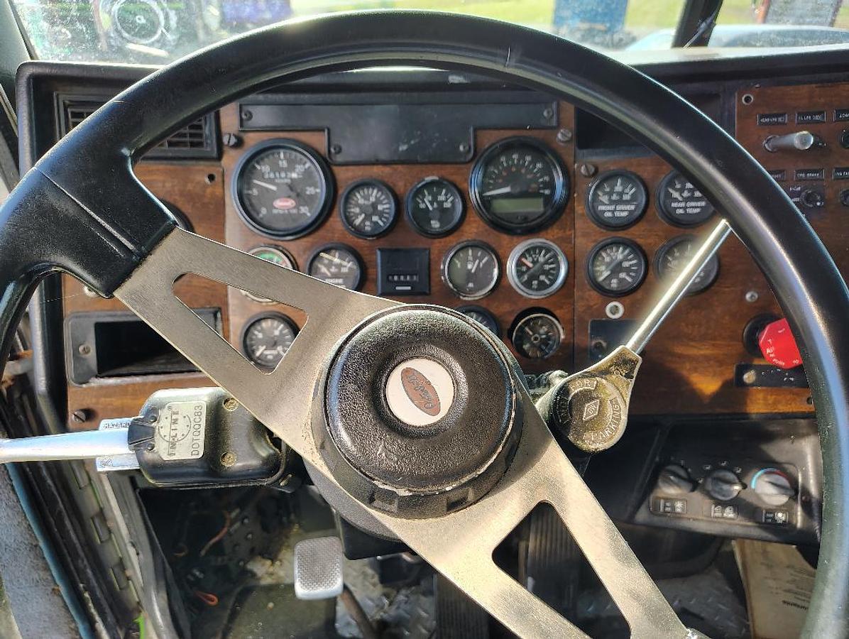 Used 1996 PETERBILT 379