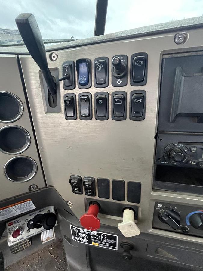 Used 2009 MACK CXU 613