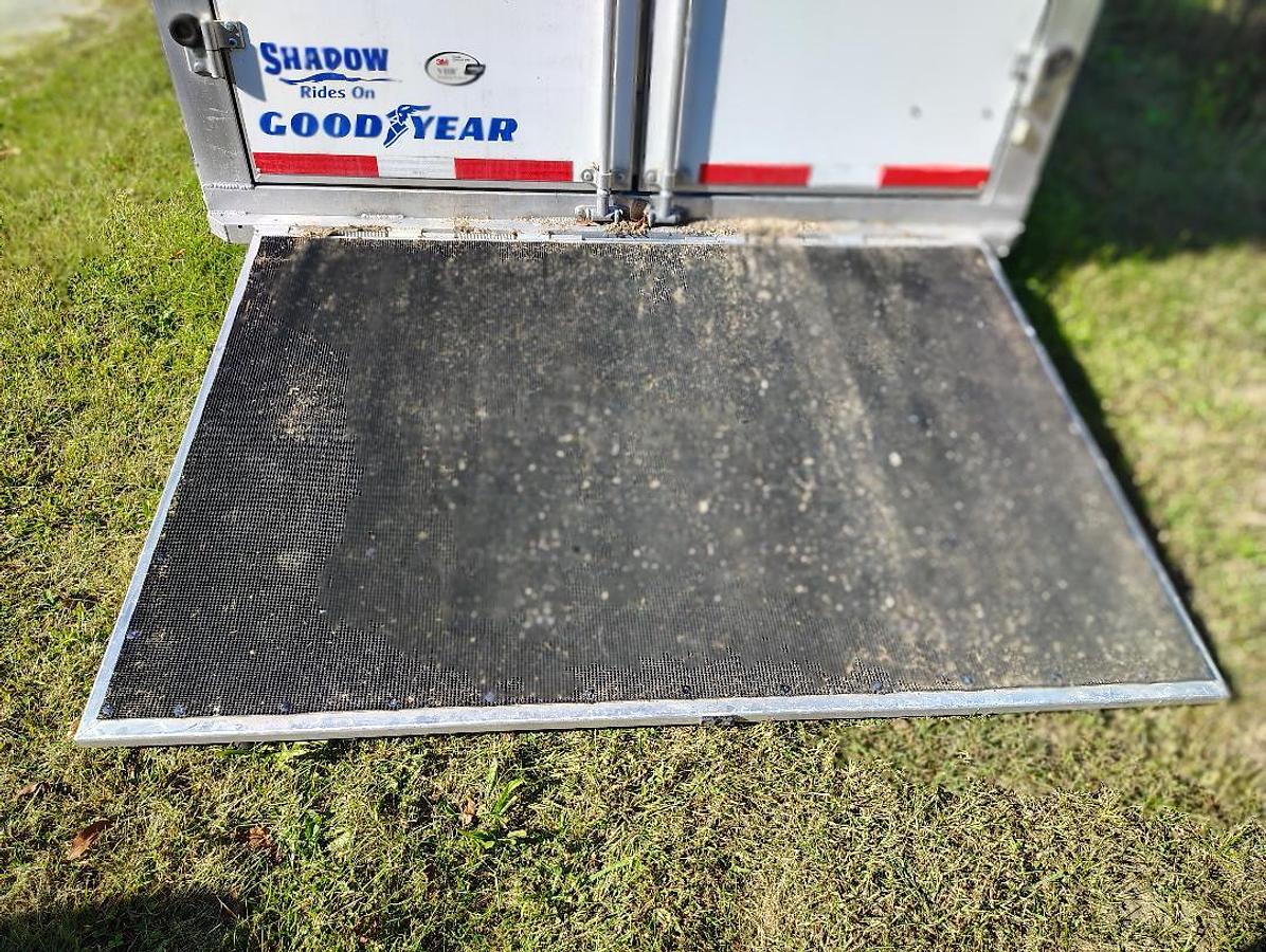 Used 2015  Select 32 x 102