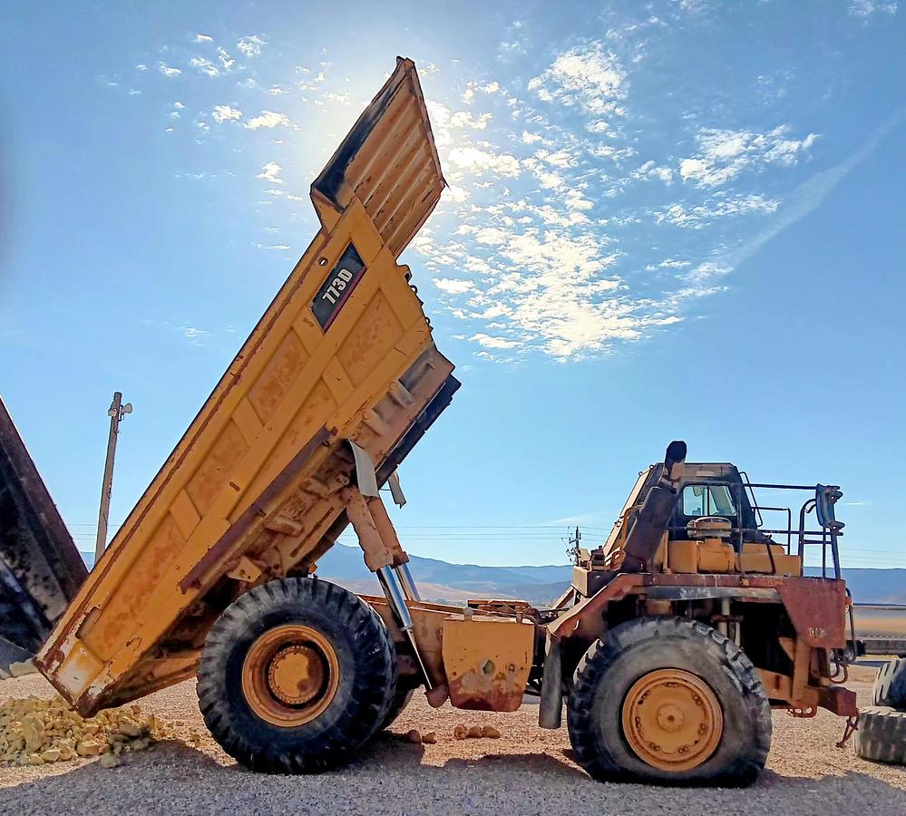 Used 1998 CATERPILLAR 773D