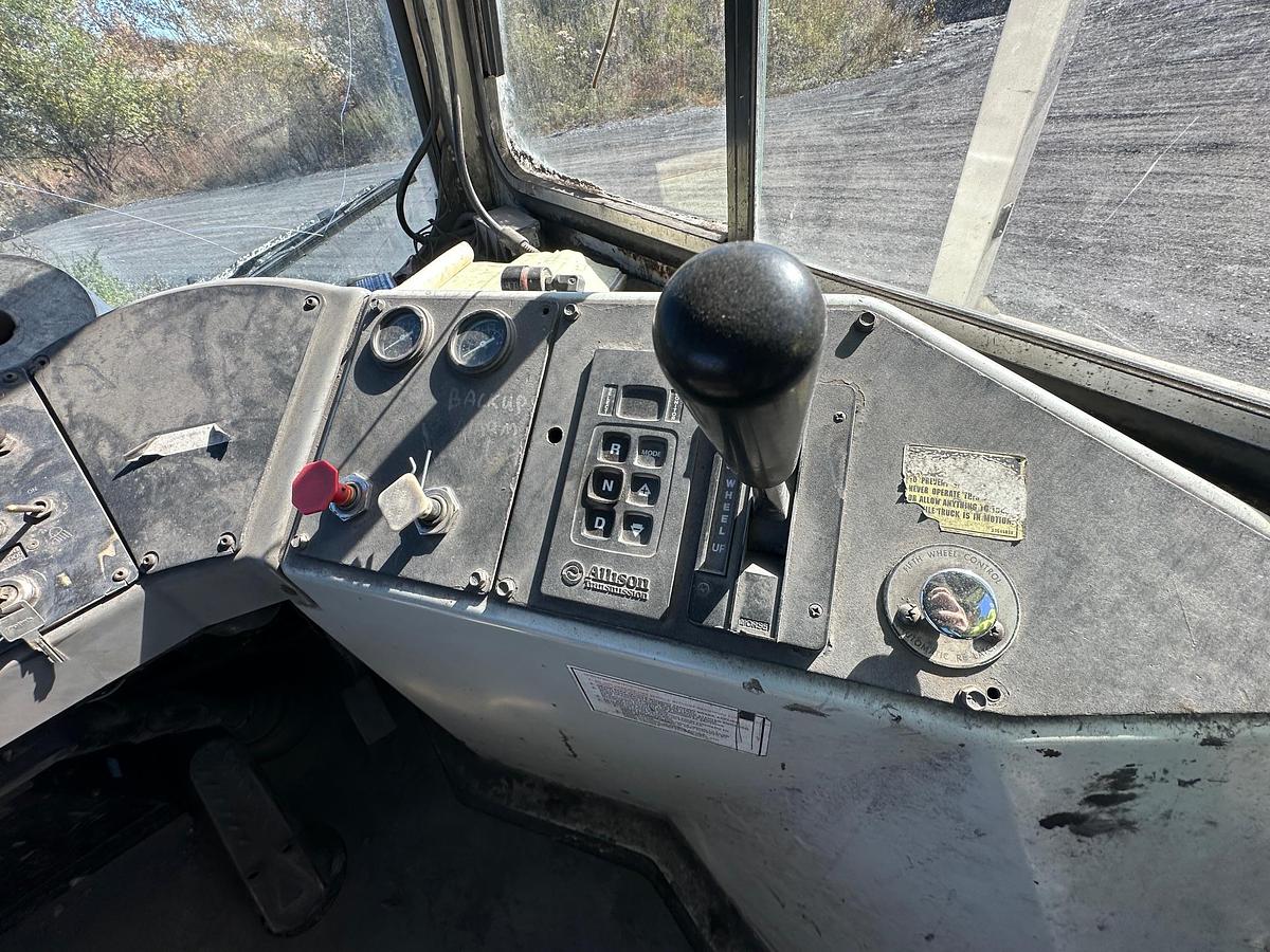 Used 2011 OTTAWA Yard Spotter