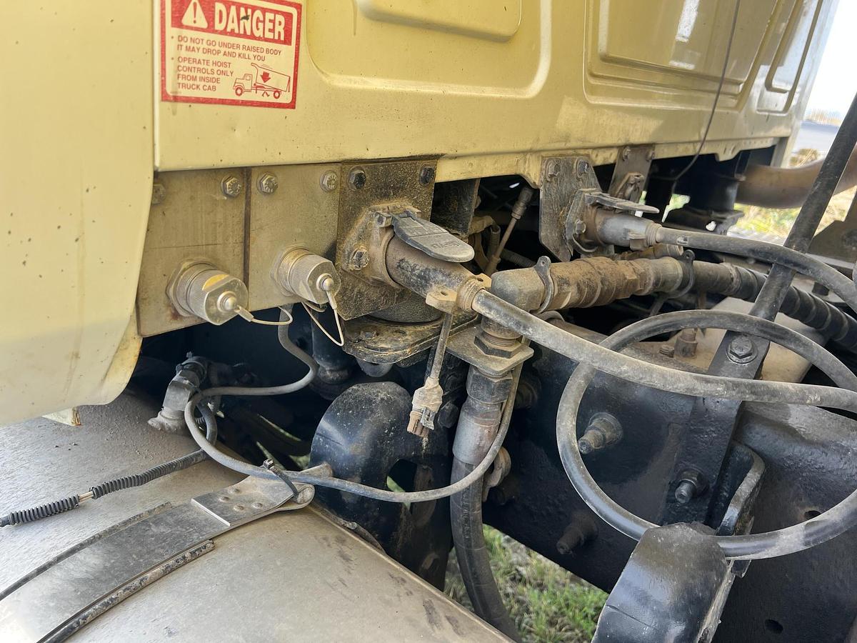 Used 2005 MACK CV713 Granite Dump Truck