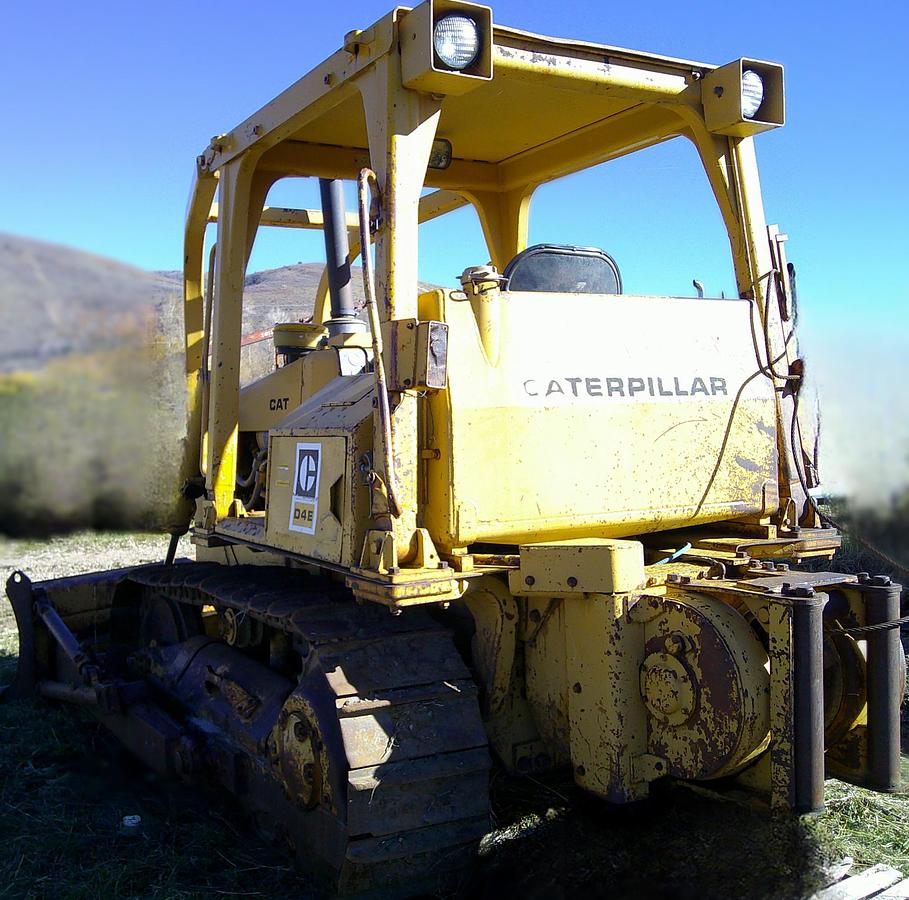 Used 1984 CATERPILLAR D4E