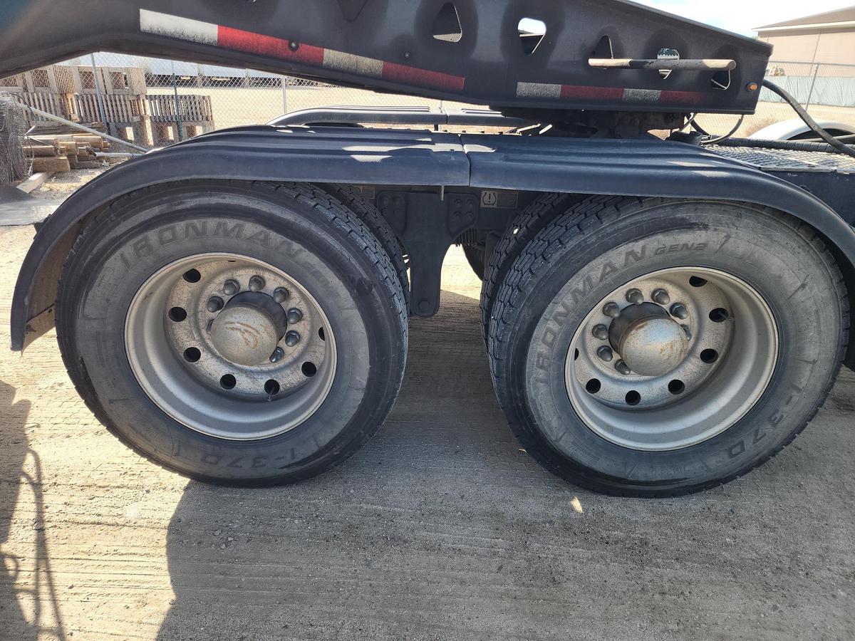 Used 2021 KENWORTH T880