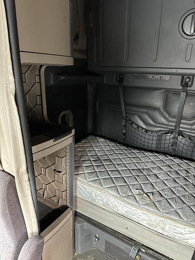 Used 2017 FREIGHTLINER Cascadia 125