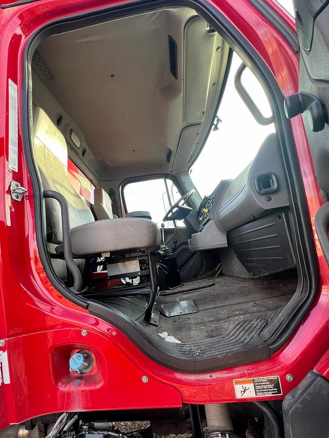 Used 2013 FREIGHTLINER 108SD Dump Truck