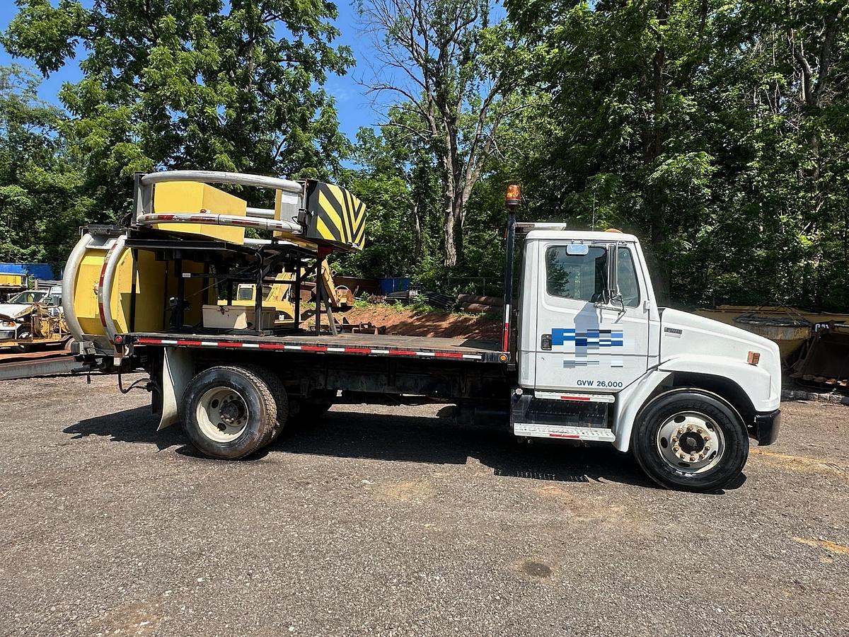 Used 2003 FREIGHTLINER FL70