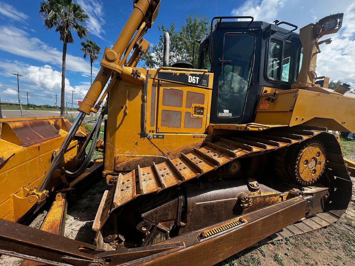 Used 2011 CATERPILLAR D6T XL